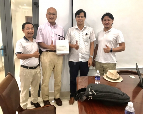 Lãnh đạo công ty làm việc với đối tác Nhật Bản